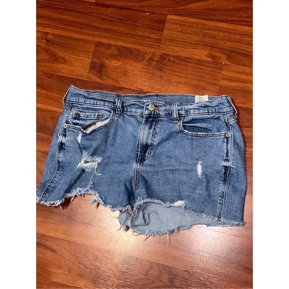 Nice Old Navy boyfriend Denim Shorts size 10 Good Condition
